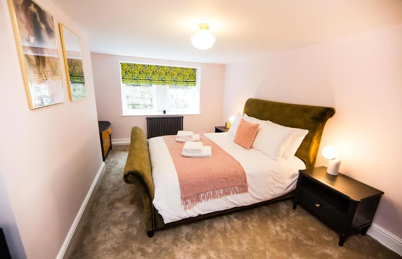 Maison Parfaite Hg1 - 2 Luxury Apartments With Parking Space - In Town Centre Harrogate 0*,