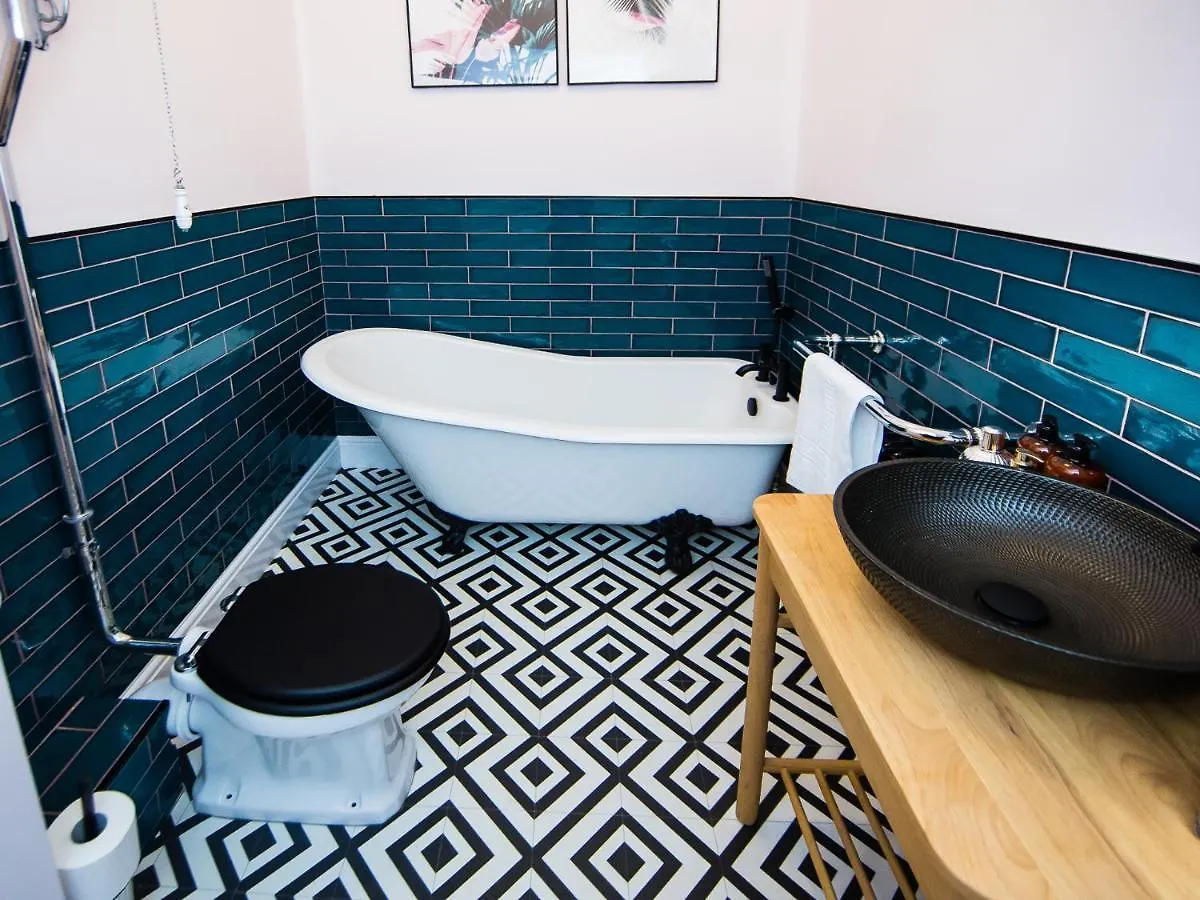 Maison Parfaite Hg1 - 2 Luxury Apartments With Parking Space - In Town Centre Harrogate