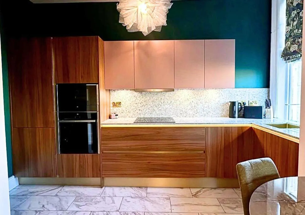 Maison Parfaite Hg1 - 2 Luxury Apartments With Parking Space - In Town Centre Harrogate