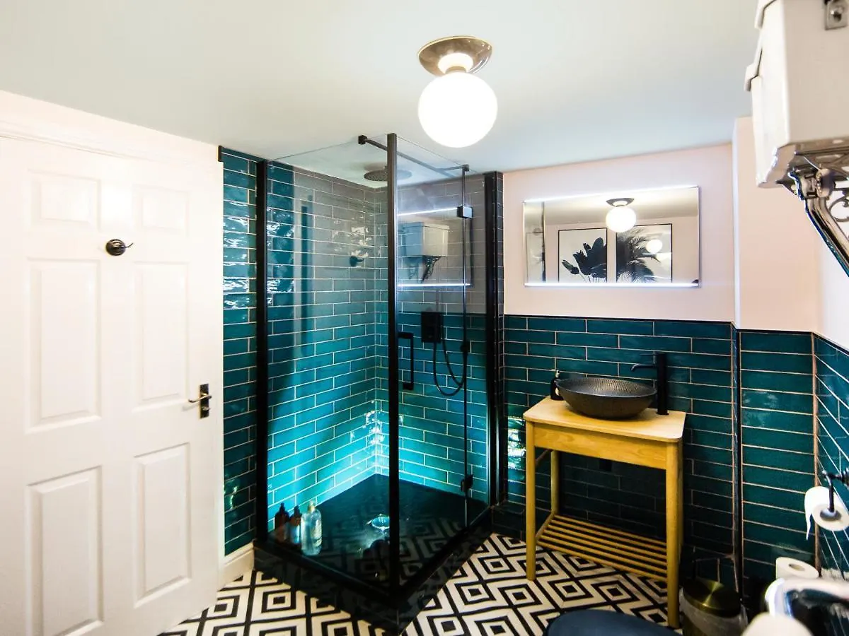 Luxury Travel Emporium Hg1 - 2 Luxury Apartments With Parking Space - In Town Centre