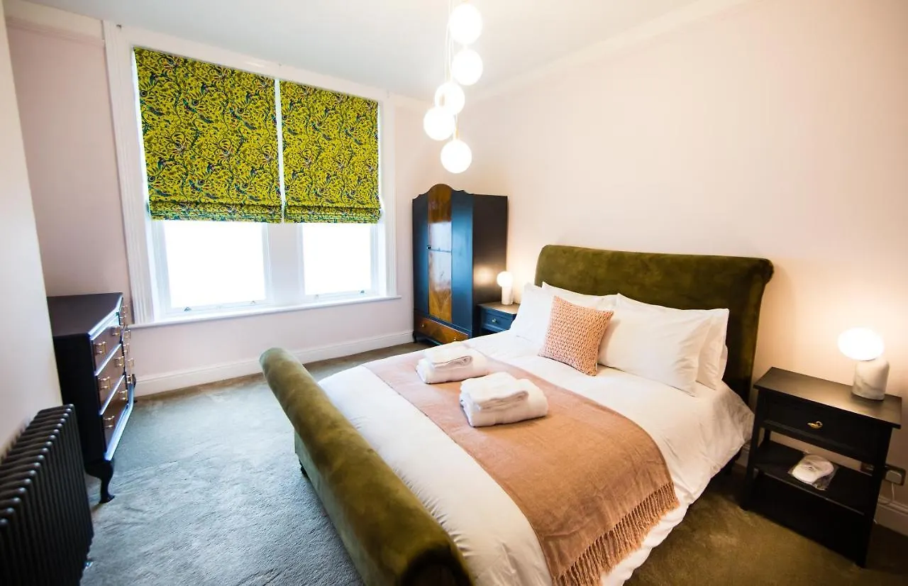 Luxury Travel Emporium Hg1 - 2 Luxury Apartments With Parking Space - In Town Centre